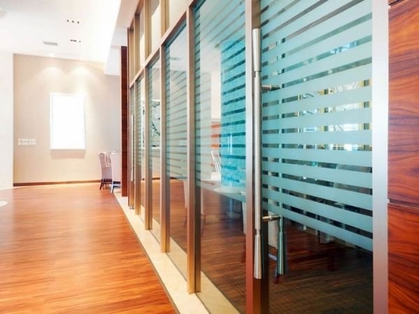 Controle a luminosidade com isofilme residencial